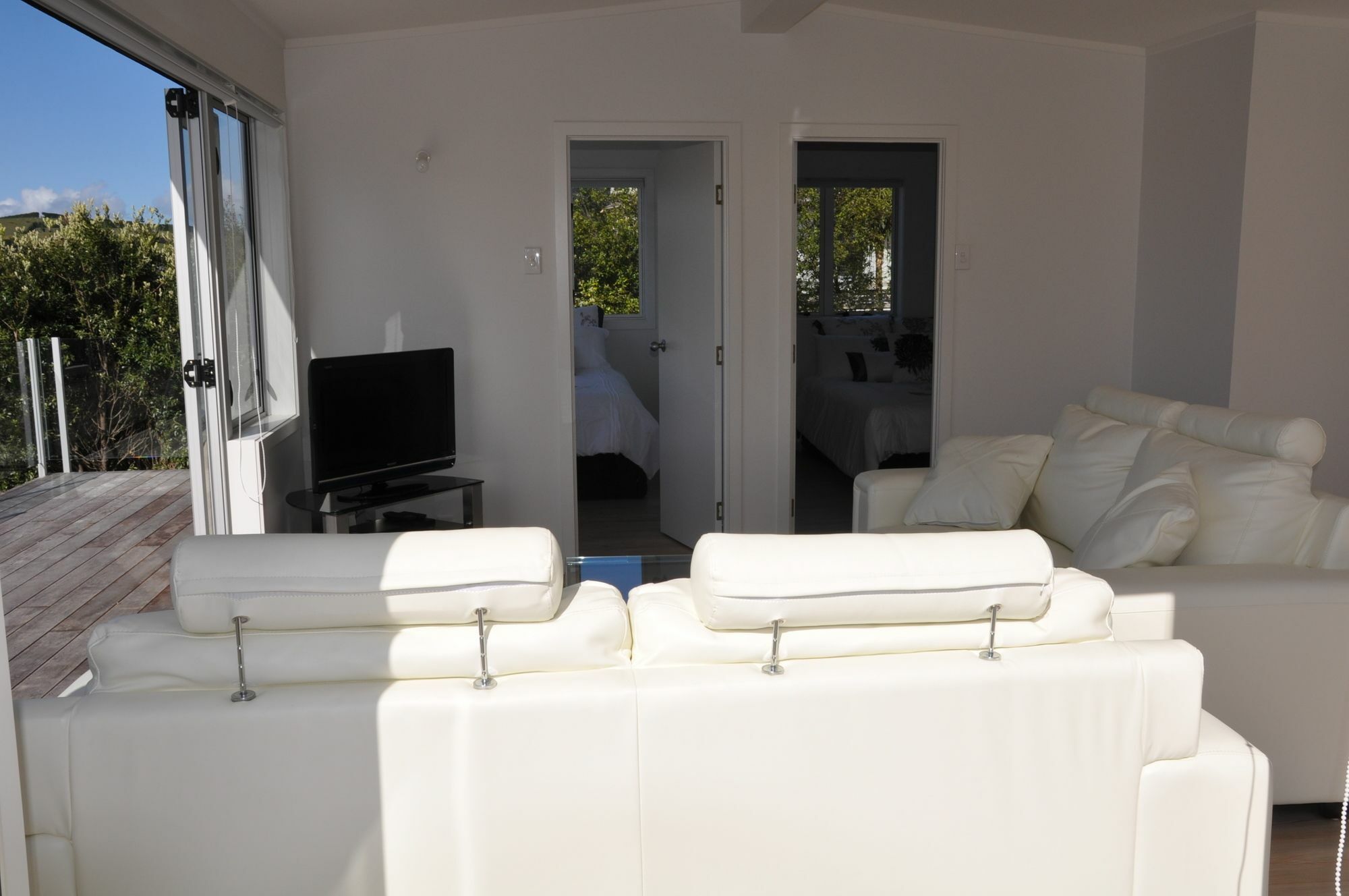 Tiri Cottage - Sea Views In Oneroa By Waiheke Unlimited Waiheke Island Экстерьер фото